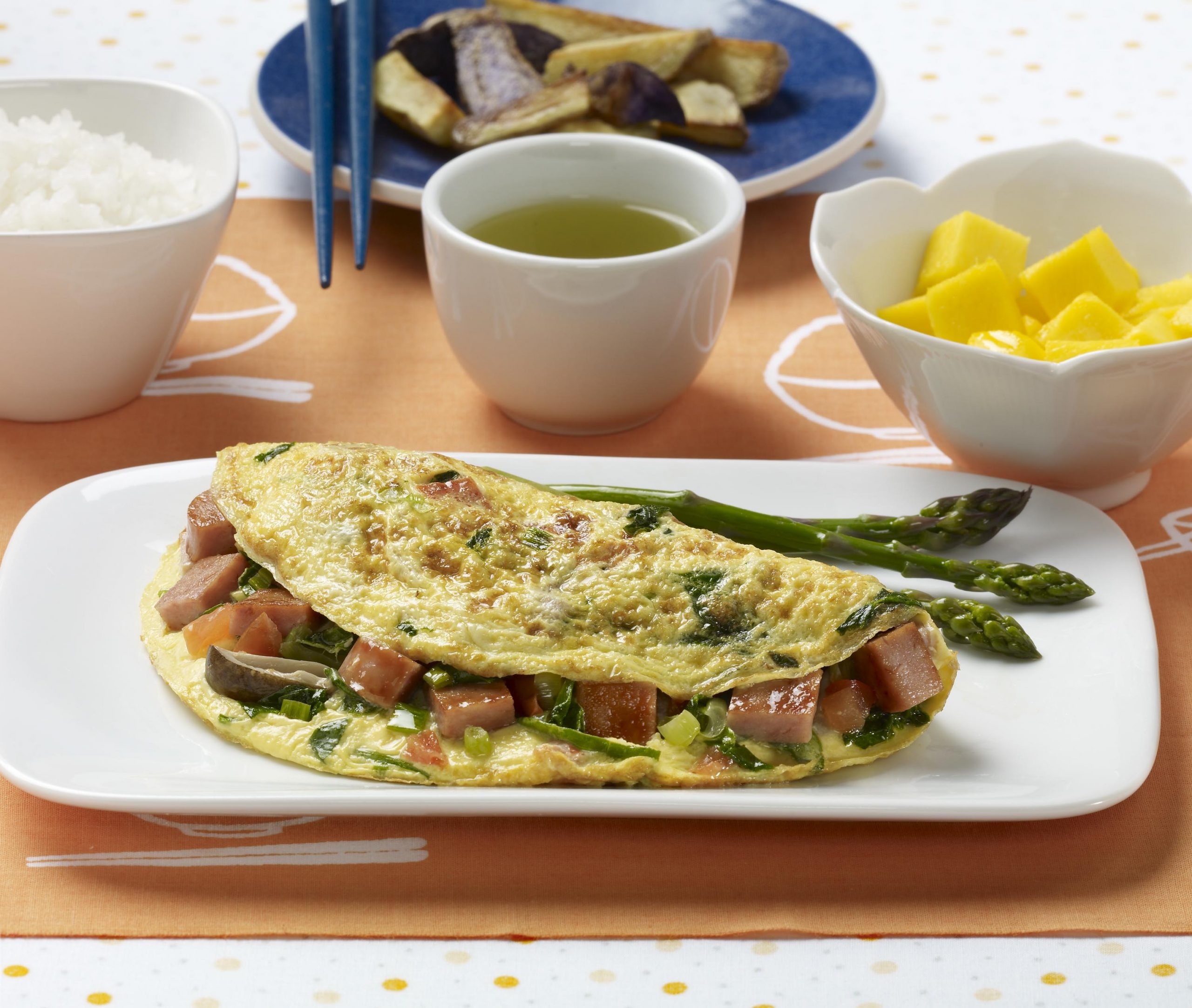 spam omelet with asparagus and fruit